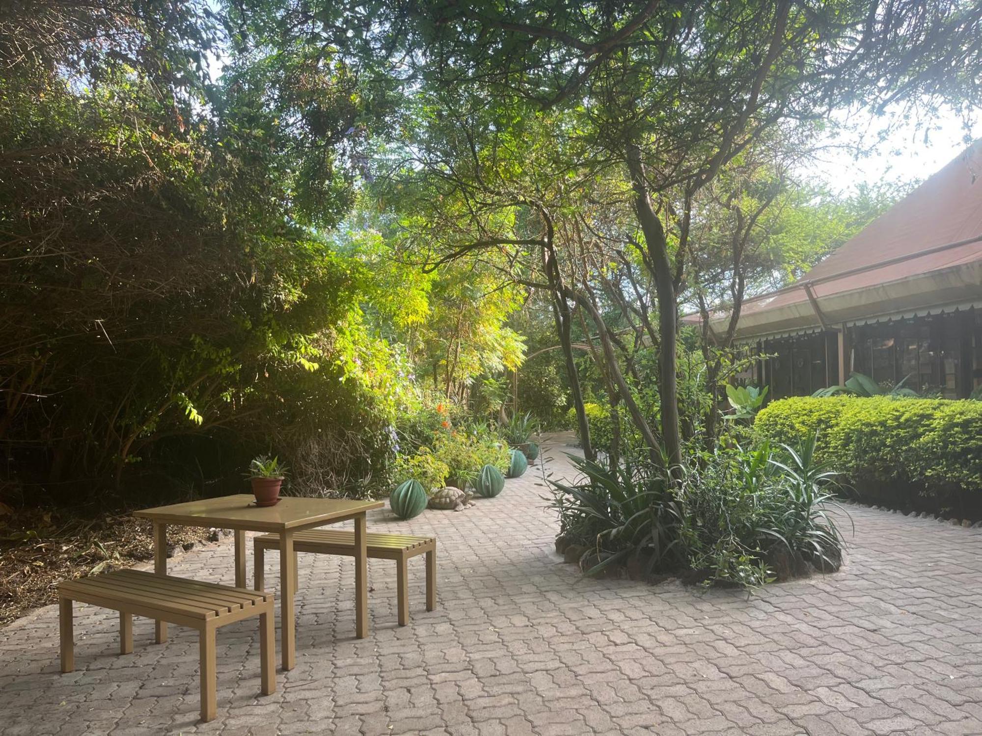 Ikweta Safari Camp Hotel Maua Eksteriør billede