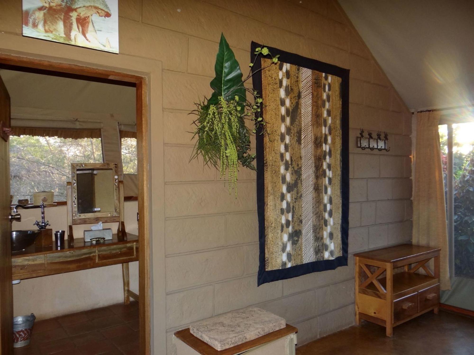 Ikweta Safari Camp Hotel Maua Værelse billede