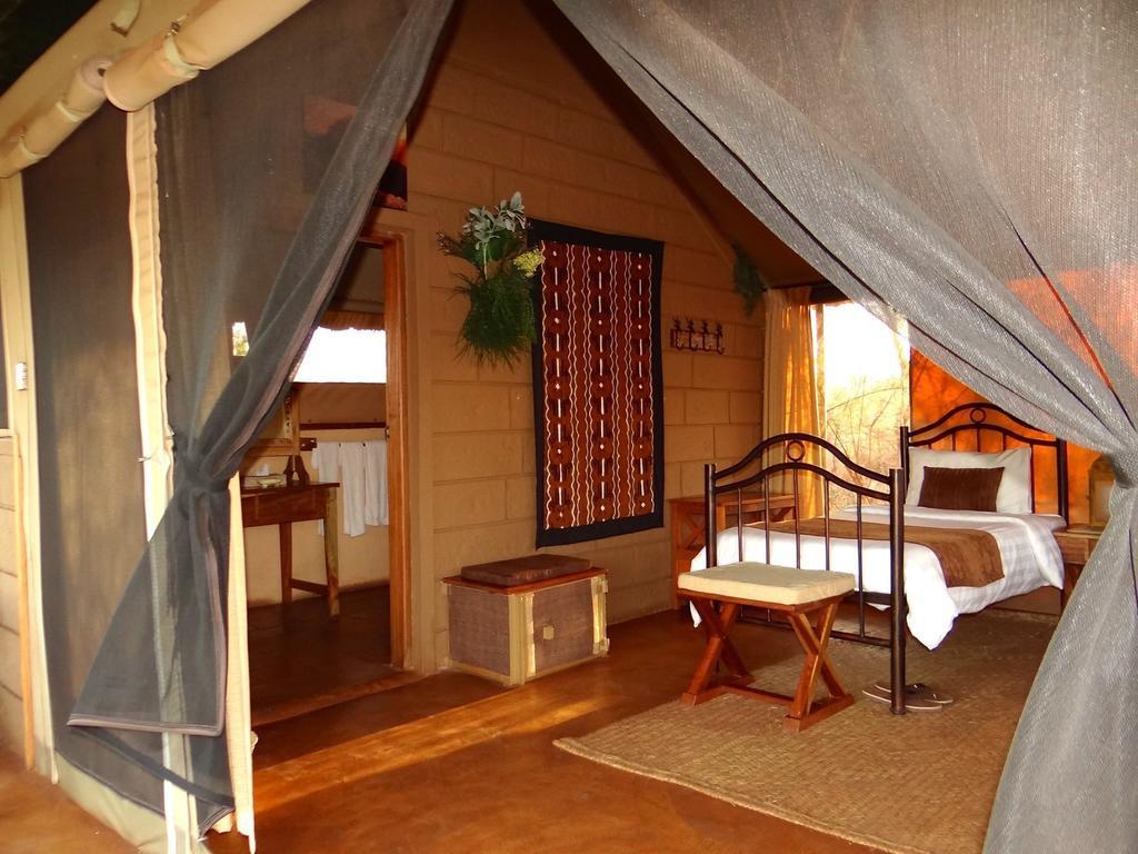 Ikweta Safari Camp Hotel Maua Eksteriør billede